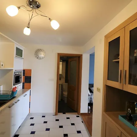 Center Apartment *