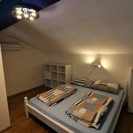 Apartment Center Malinska