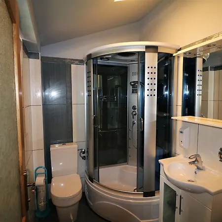 Center Apartment *