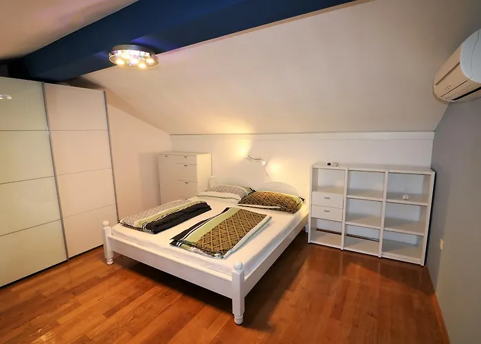 Center Apartman *